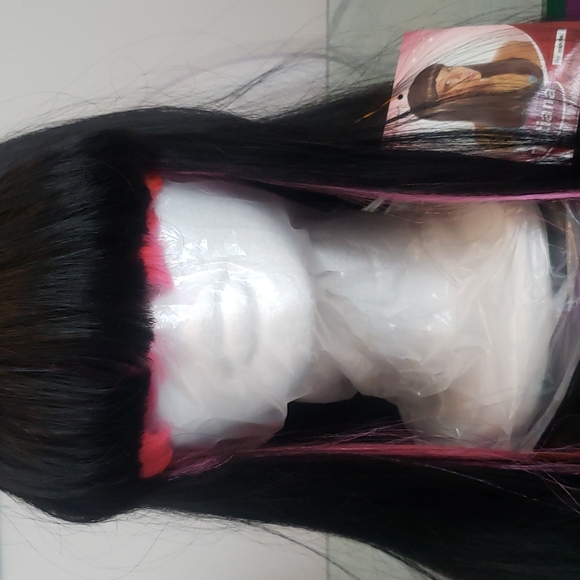 Wig - Picture 7 of 8